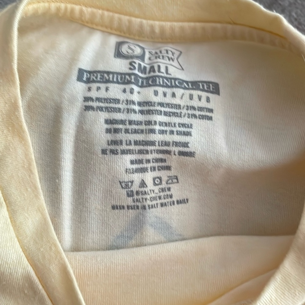 Like new salty crew long sleeve mens tee
